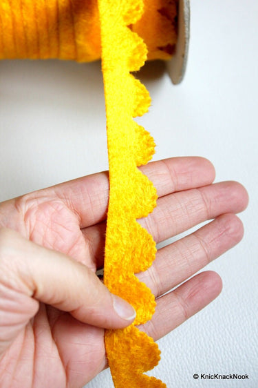 Wholesale Soft Yellow Scallop Lace Trim, Approx. 20mm